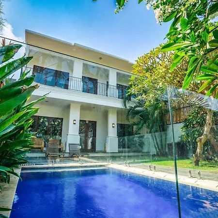 Villa Gigi - Sumptuous 3Br Family Villa In The Very Heart Of Canggu
